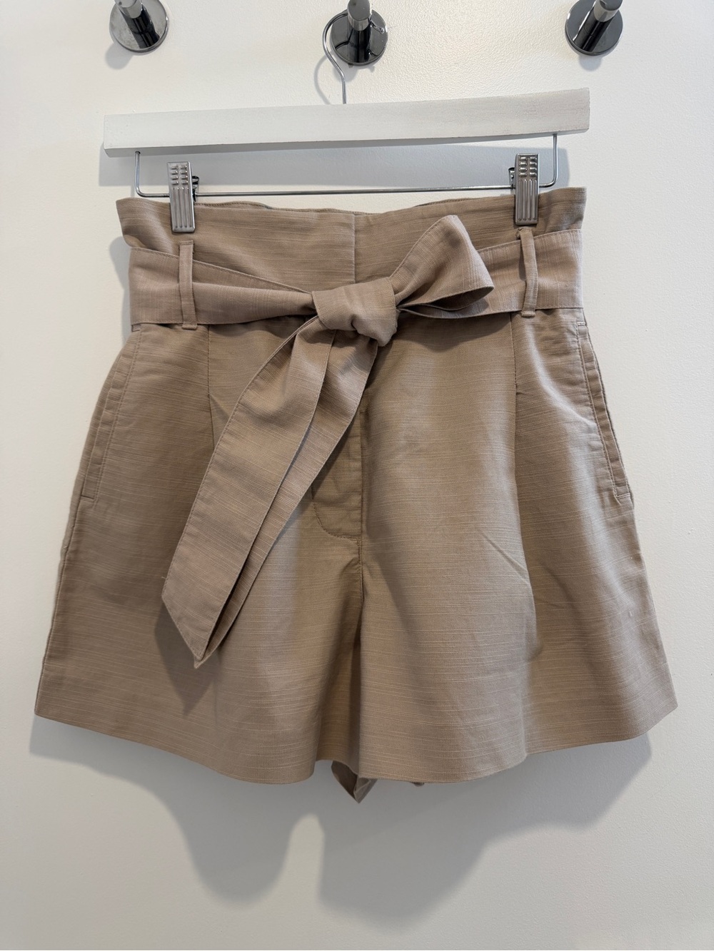 Wilfred High-Waist linen-blend belted Shorts US2